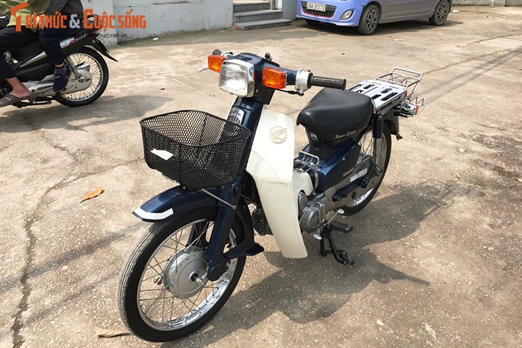 Honda Super Cub C90 gia hon 60 trieu dong tai Ha Noi